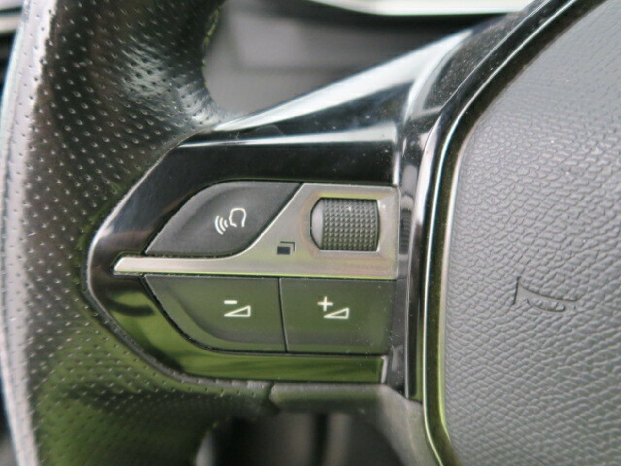 Peugeot 2008 GT Line Puretech 130 S&S BVM6 - foto 9