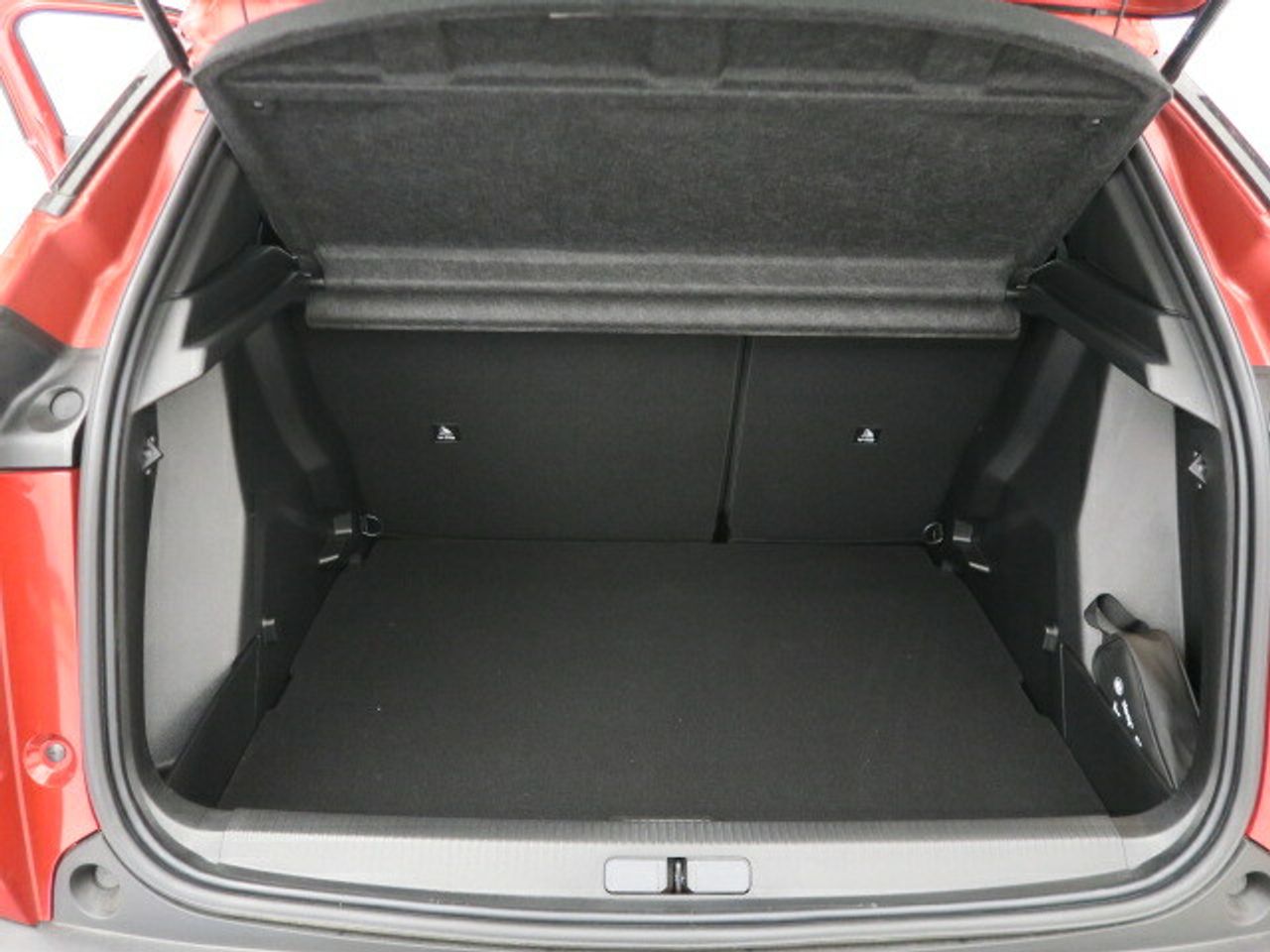 Peugeot 2008 Allure Pack BlueHDI 130 S&S EAT8 - foto 17