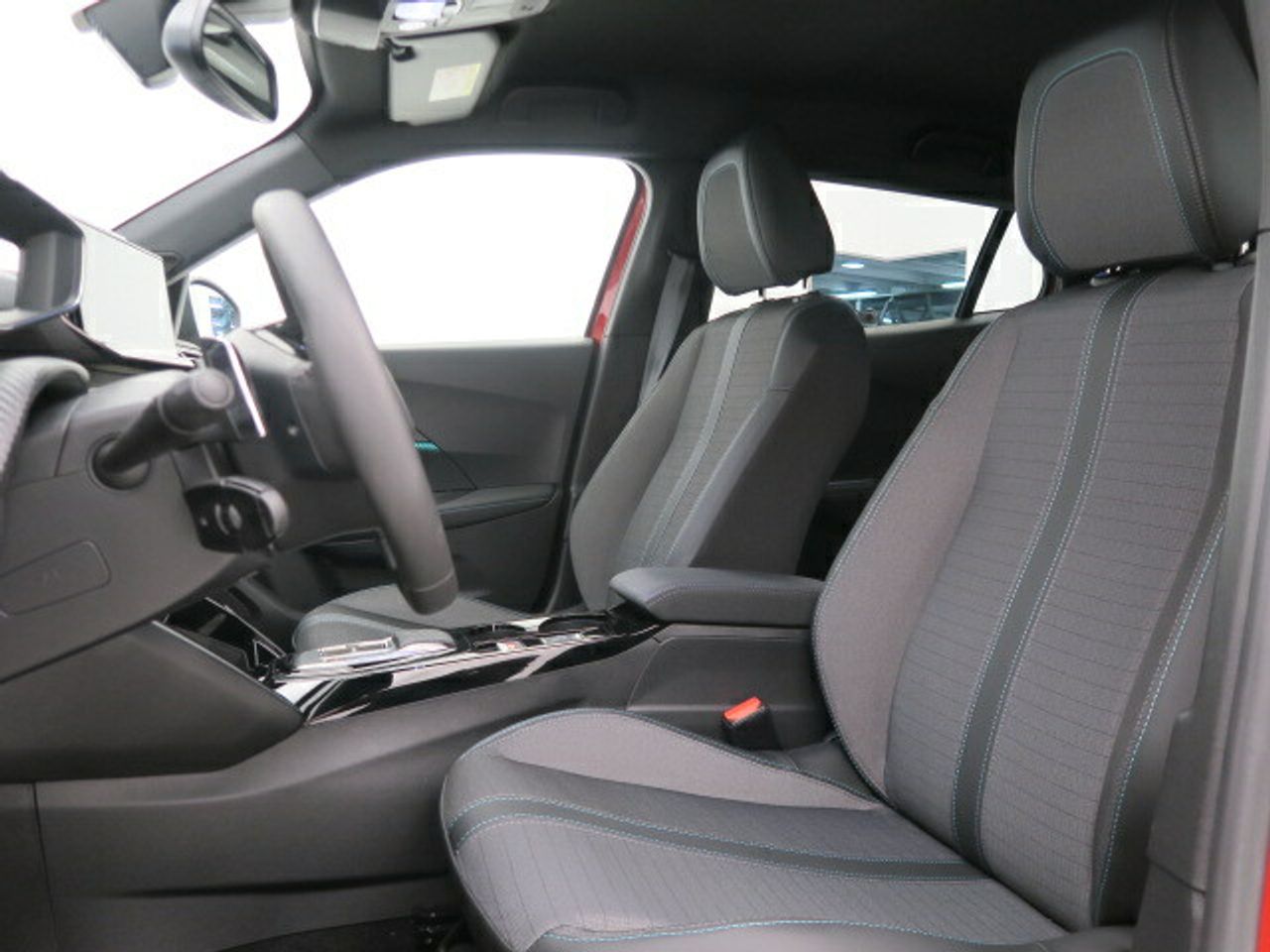 Peugeot 2008 Allure Pack BlueHDI 130 S&S EAT8 - foto 15