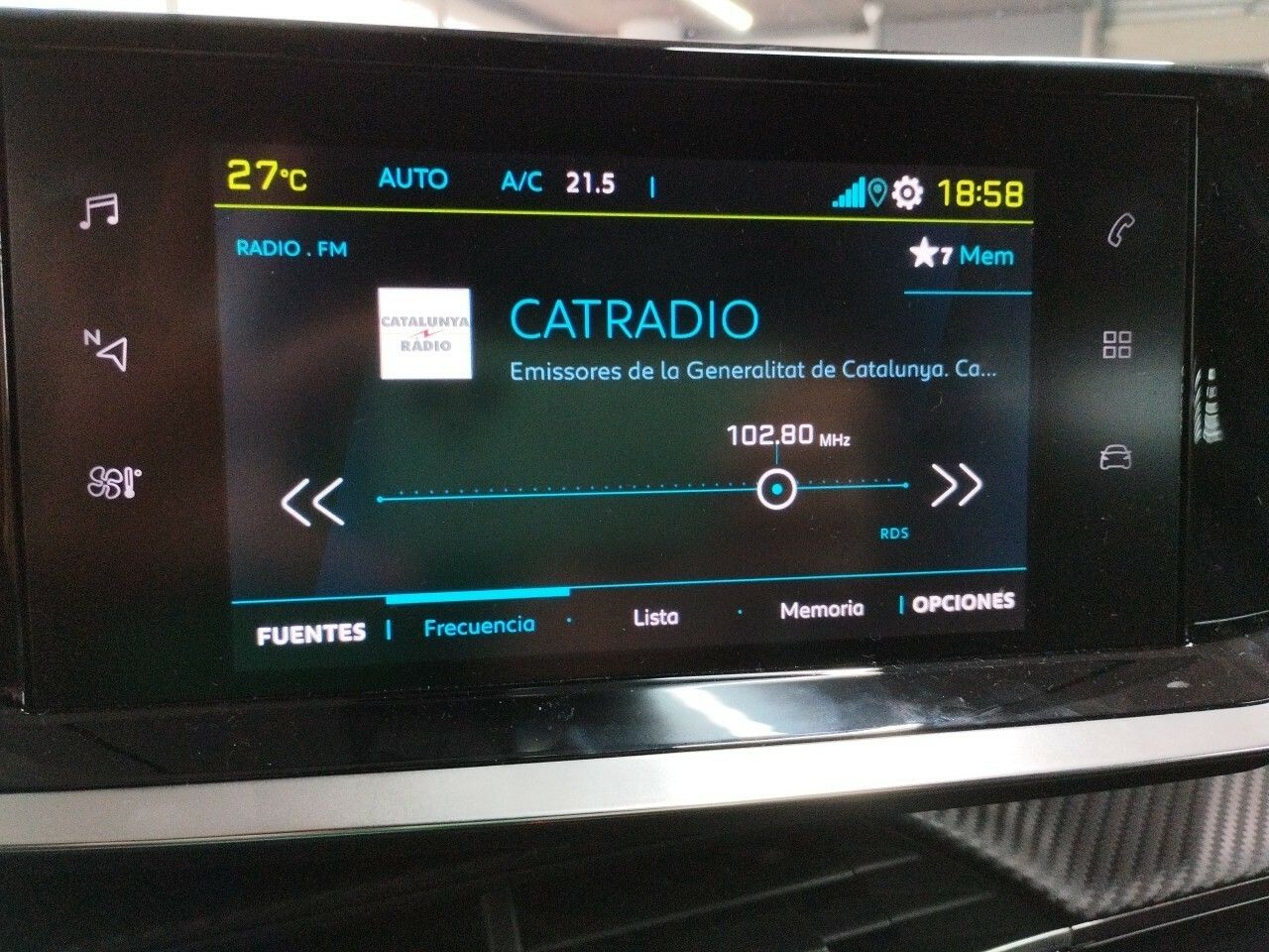 Peugeot 2008 Eléctrico Allure Pack (100kW) - foto 7