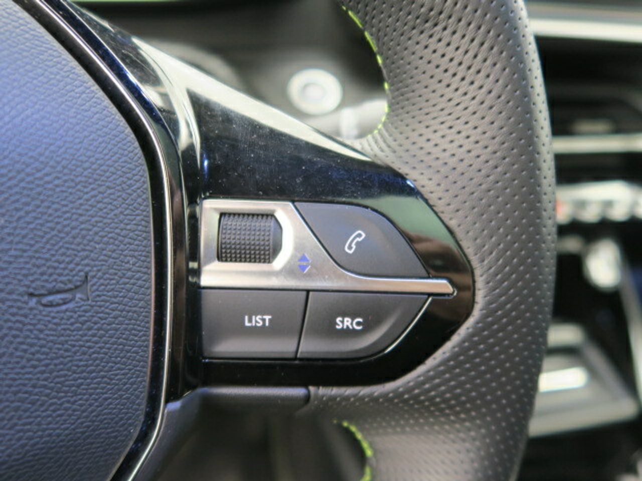 Peugeot 2008 Eléctrico GT 136 (100kW) - foto 9