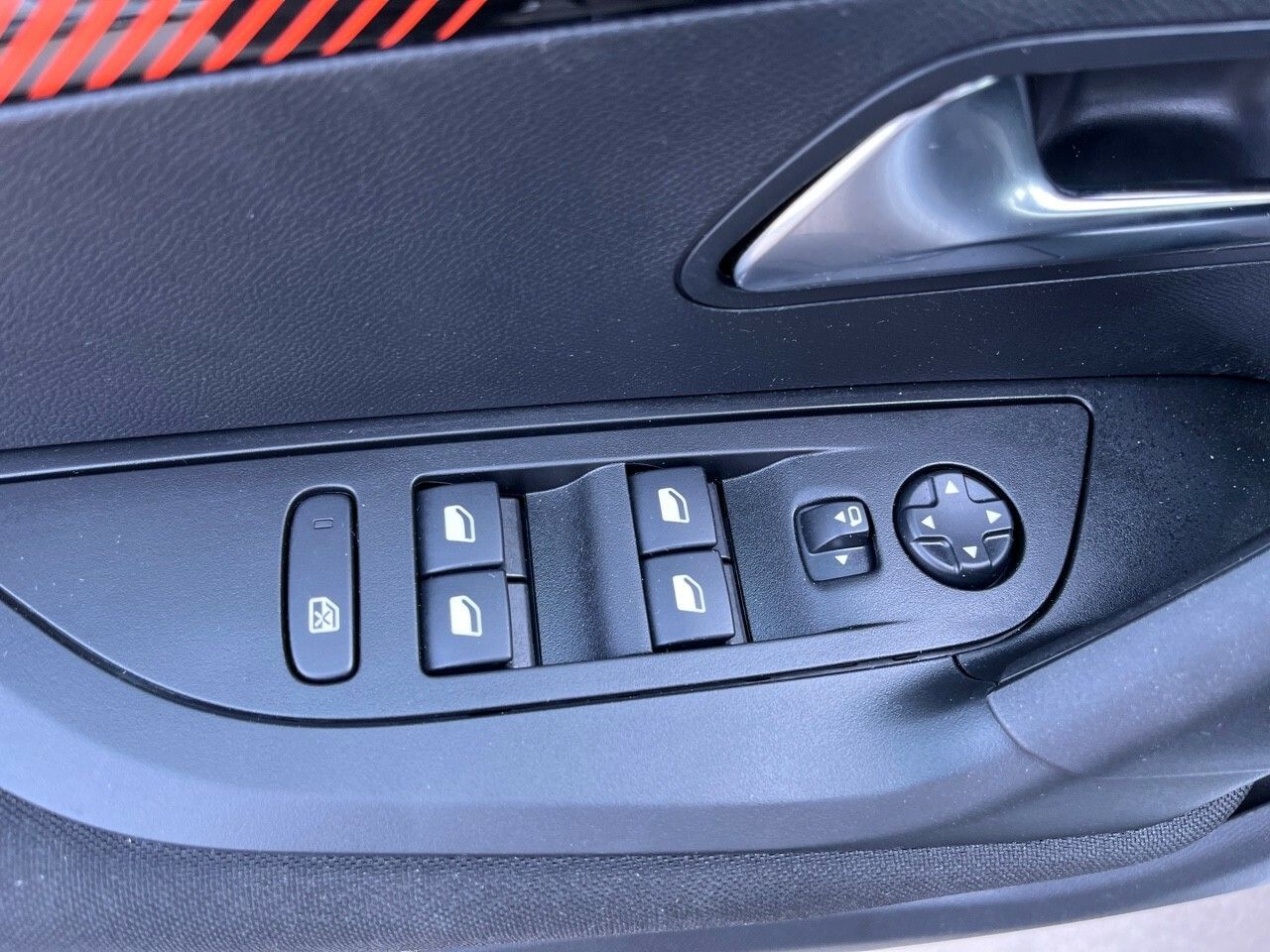 Peugeot 2008 Eléctrico Active Pack 136 (100kW) - foto 11