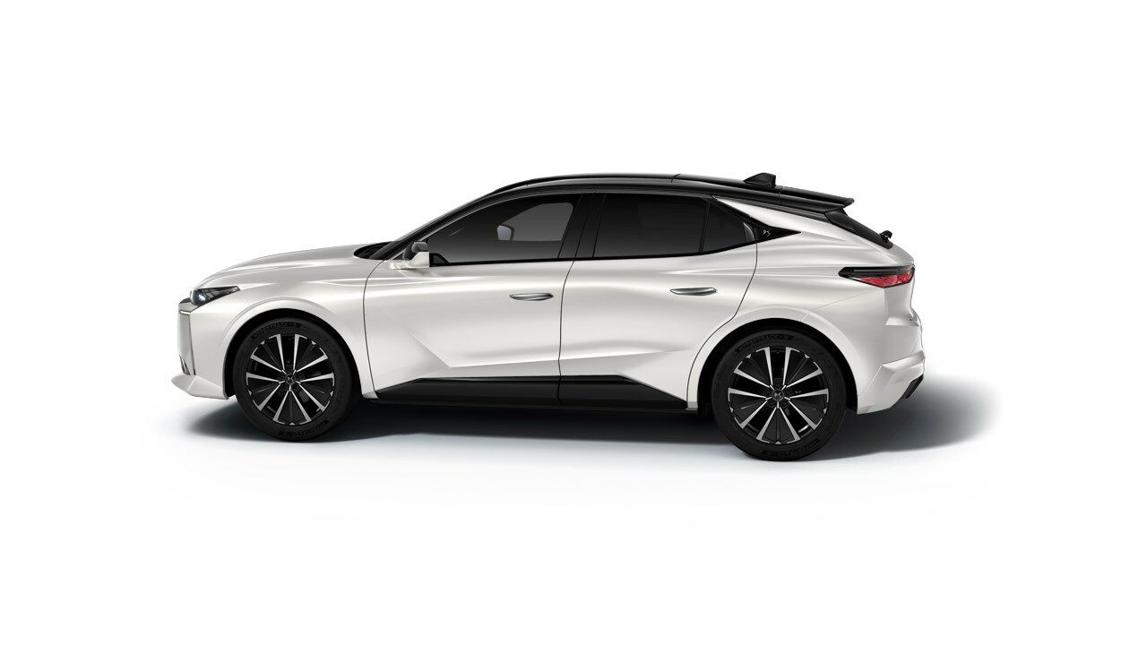 DS Nº4 E-Tense 215 Étoile Alcantara@