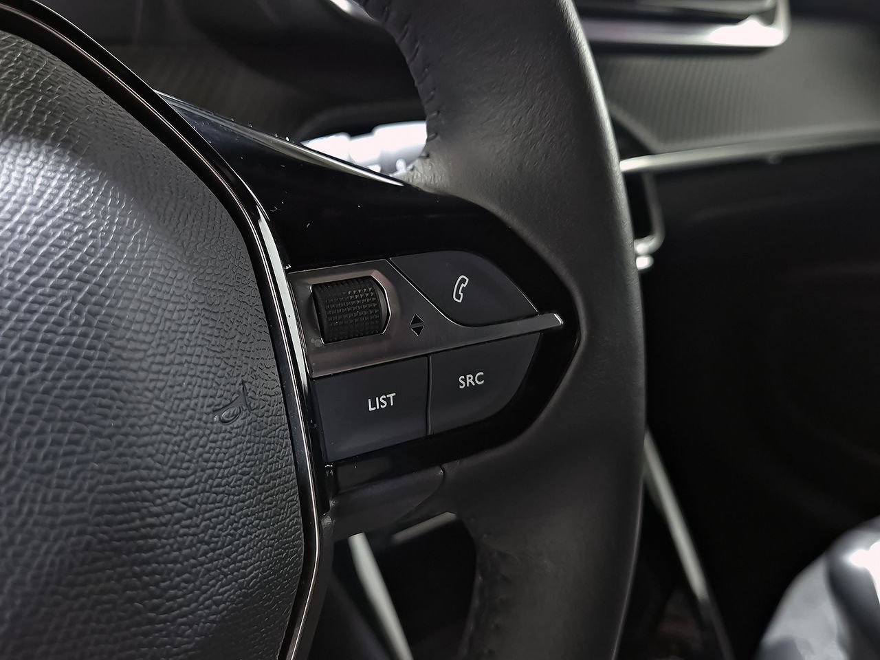 Peugeot 2008 Allure Puretech 100 S&S 6 Vel. MAN - foto 18