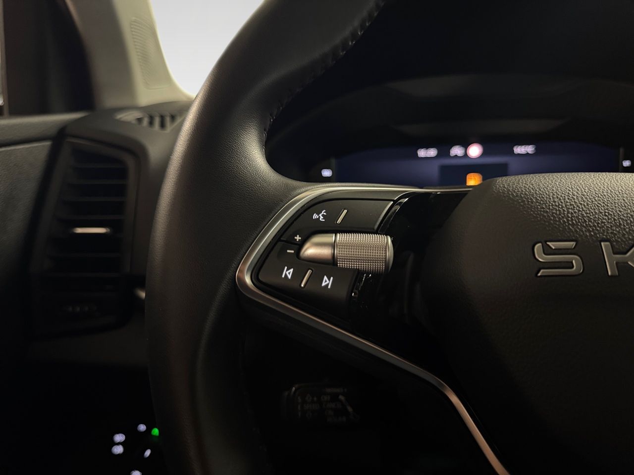 Skoda Karoq 1.5 TSI 110kW (150CV) DSG ACT Selection - foto 9
