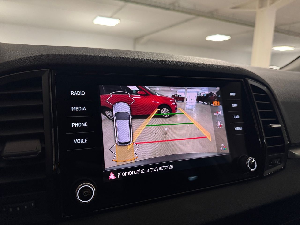 Skoda Karoq 1.5 TSI 110kW (150CV) DSG ACT Selection - foto 17