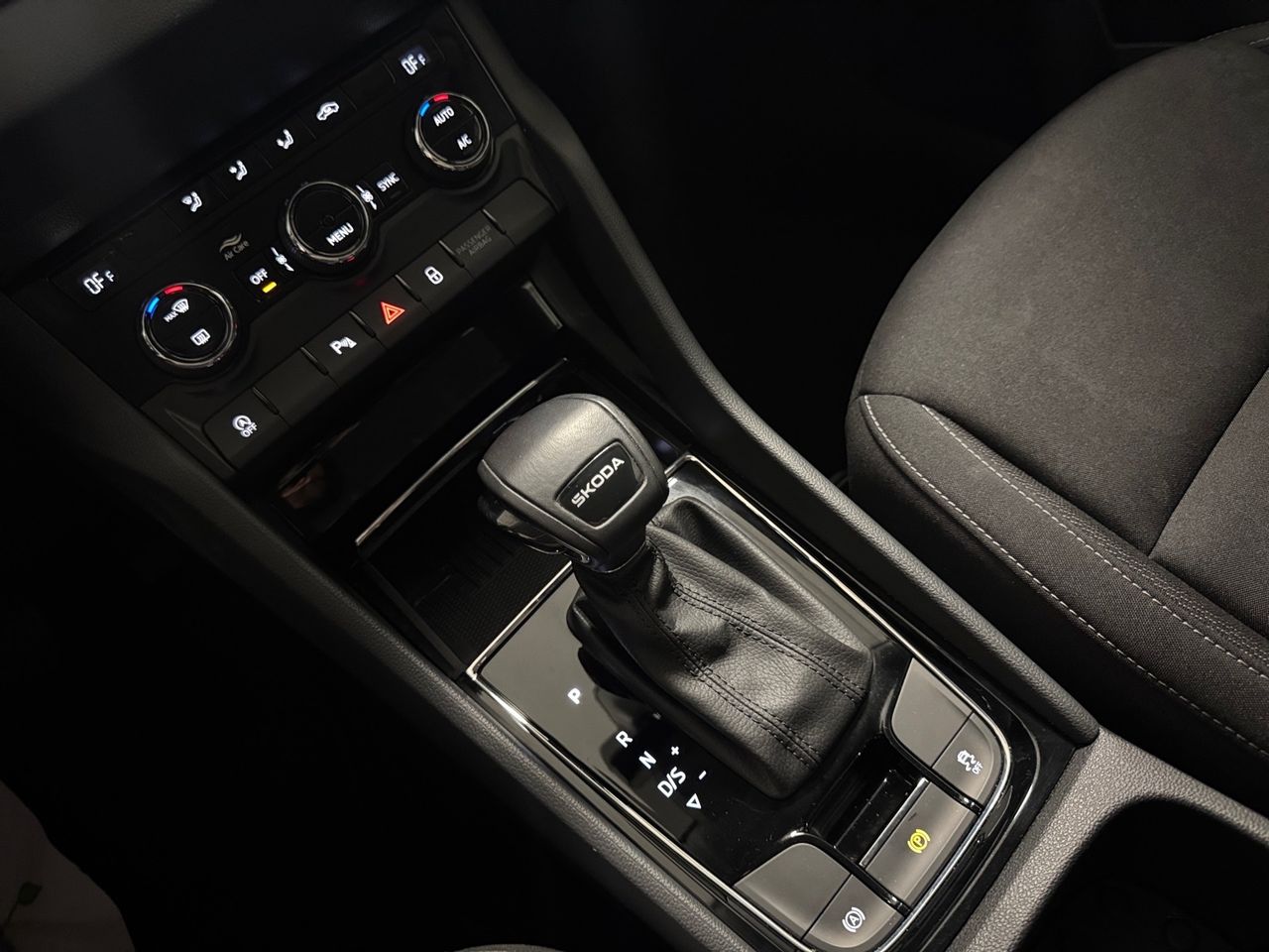 Skoda Karoq 1.5 TSI 110kW (150CV) DSG ACT Selection - foto 18