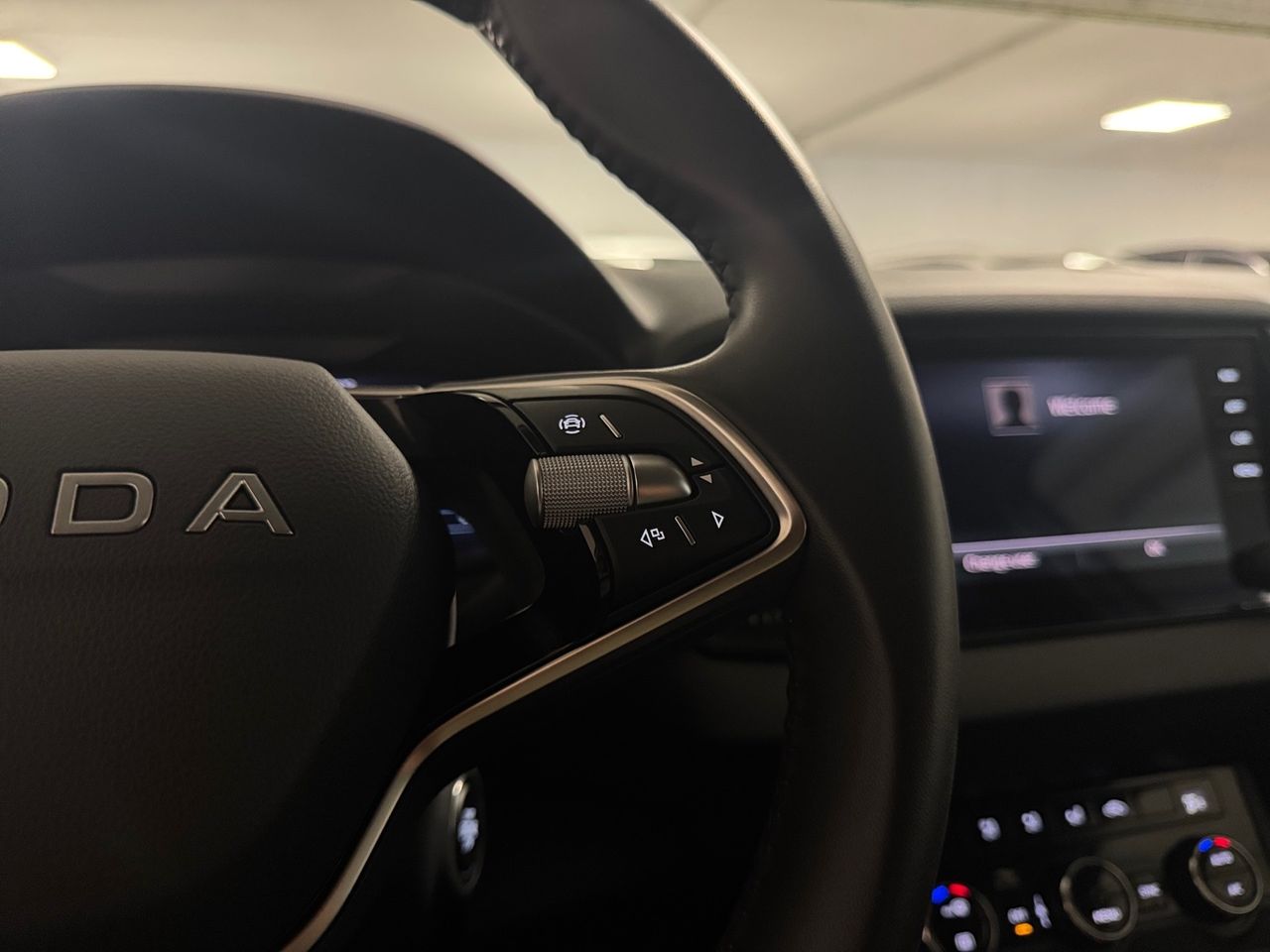 Skoda Karoq 1.5 TSI 110kW (150CV) DSG ACT Selection - foto 10