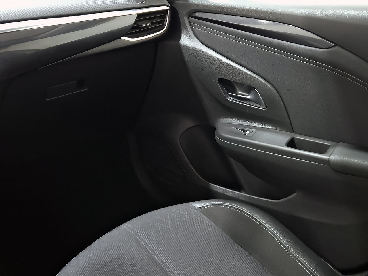 Opel Corsa 1.2T XHL 74kW (100CV) Elegance - foto 26