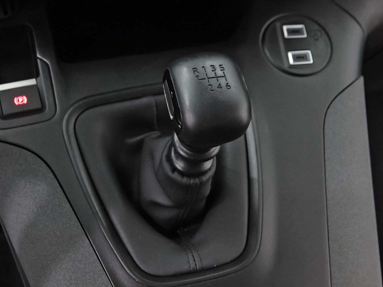 Peugeot Rifter Rifter Allure BlueHDi 100 - foto 31