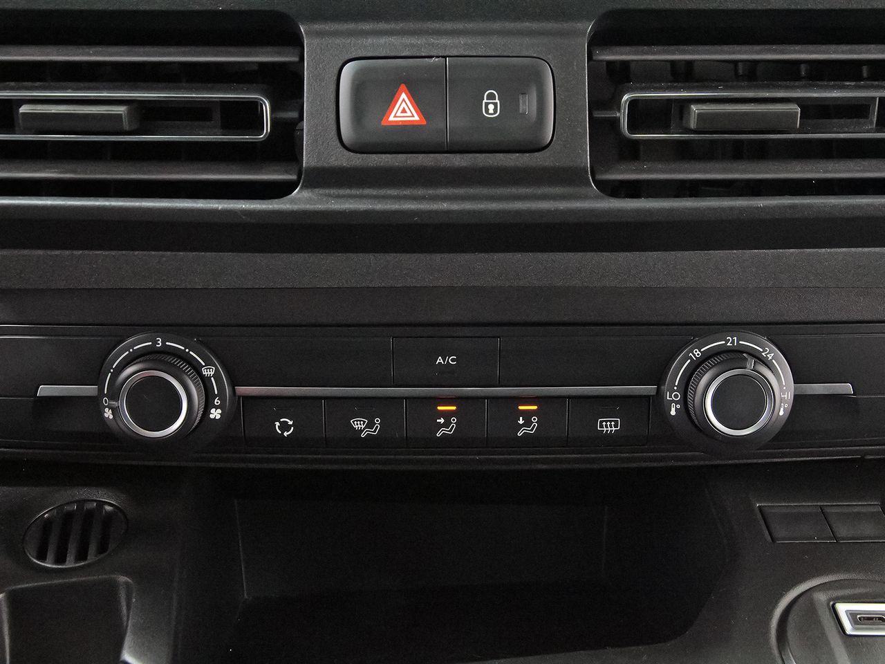 Peugeot Rifter Rifter Allure BlueHDi 100 - foto 28