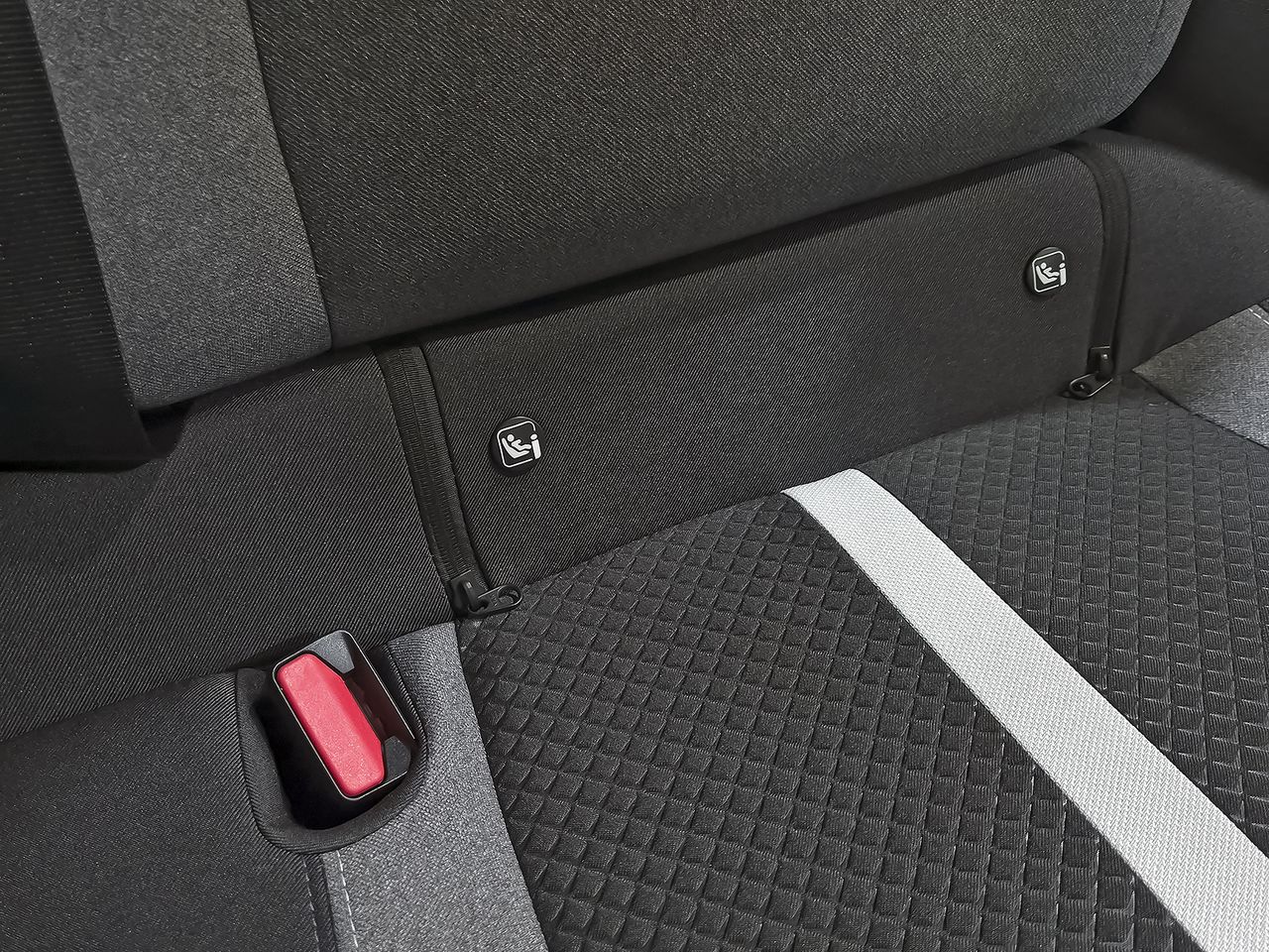 Opel Frontera 1.2T XHT Hybrid eDCT6 100kW GS - foto 26