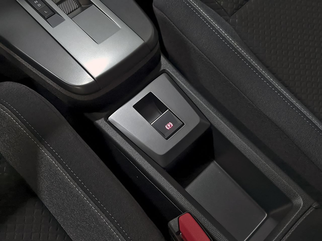 Opel Frontera 1.2T XHT Hybrid eDCT6 100kW GS - foto 22