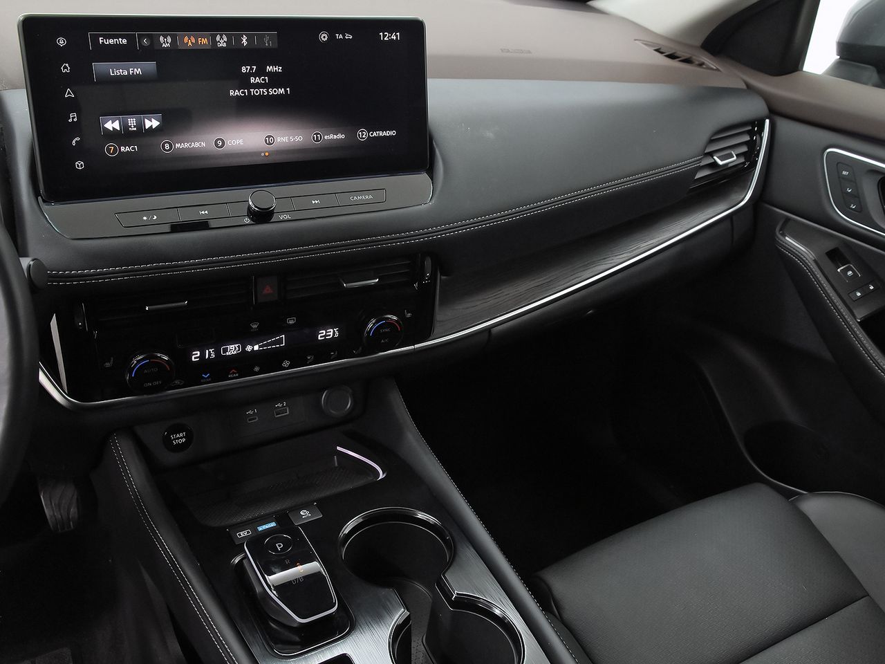 Nissan X-Trail 5pl 1.5 e-4ORCE 158kW 4x4 A/T Tekna - foto 11