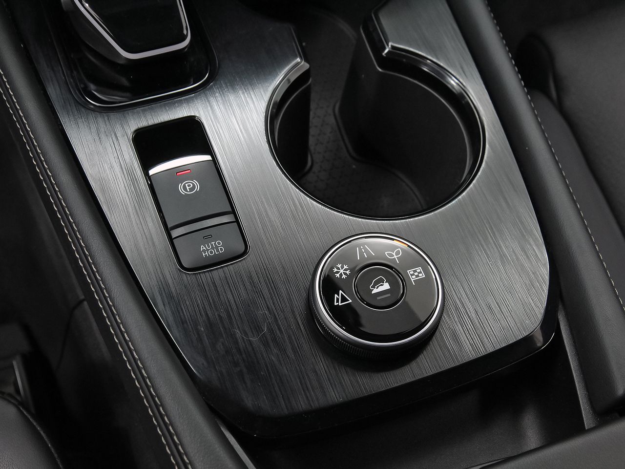 Nissan X-Trail 5pl 1.5 e-4ORCE 158kW 4x4 A/T Tekna - foto 36