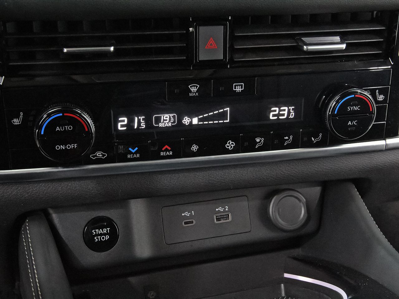 Nissan X-Trail 5pl 1.5 e-4ORCE 158kW 4x4 A/T Tekna - foto 34