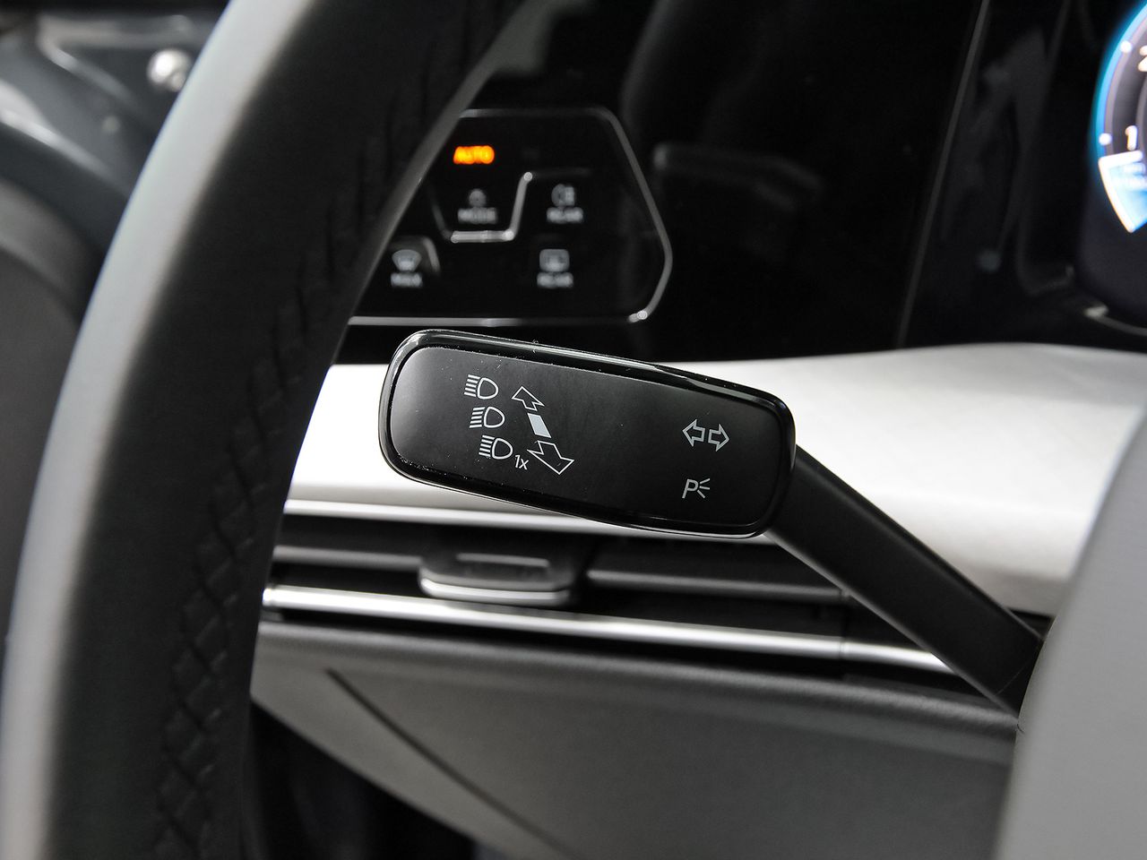 Volkswagen Golf "Más" 1.5 TSI 85kW (115CV) - foto 17