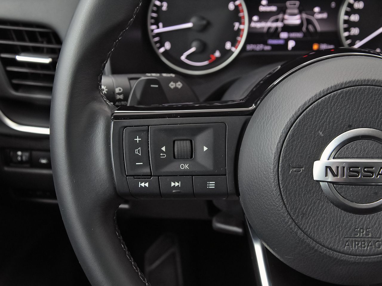 Nissan Qashqai DIG-T 116kW (158CV) mHEV Xtronic Acenta - foto 17