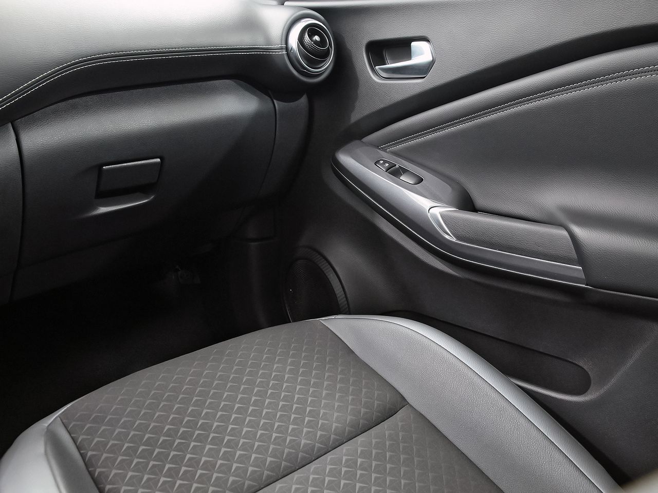 Nissan Juke DIG-T 84 kW (114 CV) DCT 7V N-Connecta - foto 26