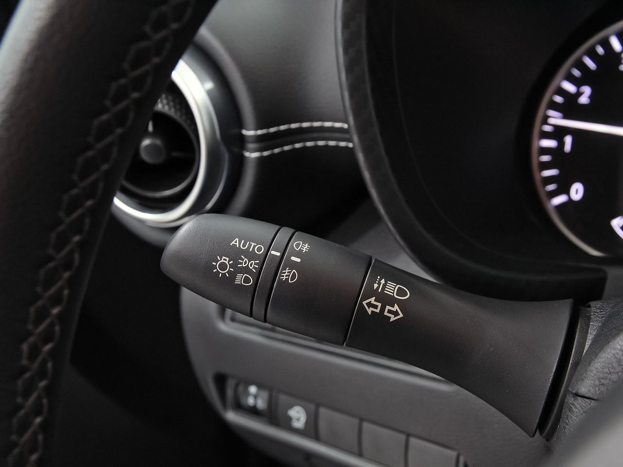 Nissan Juke DIG-T 84 kW (114 CV) DCT 7V N-Connecta - foto 13