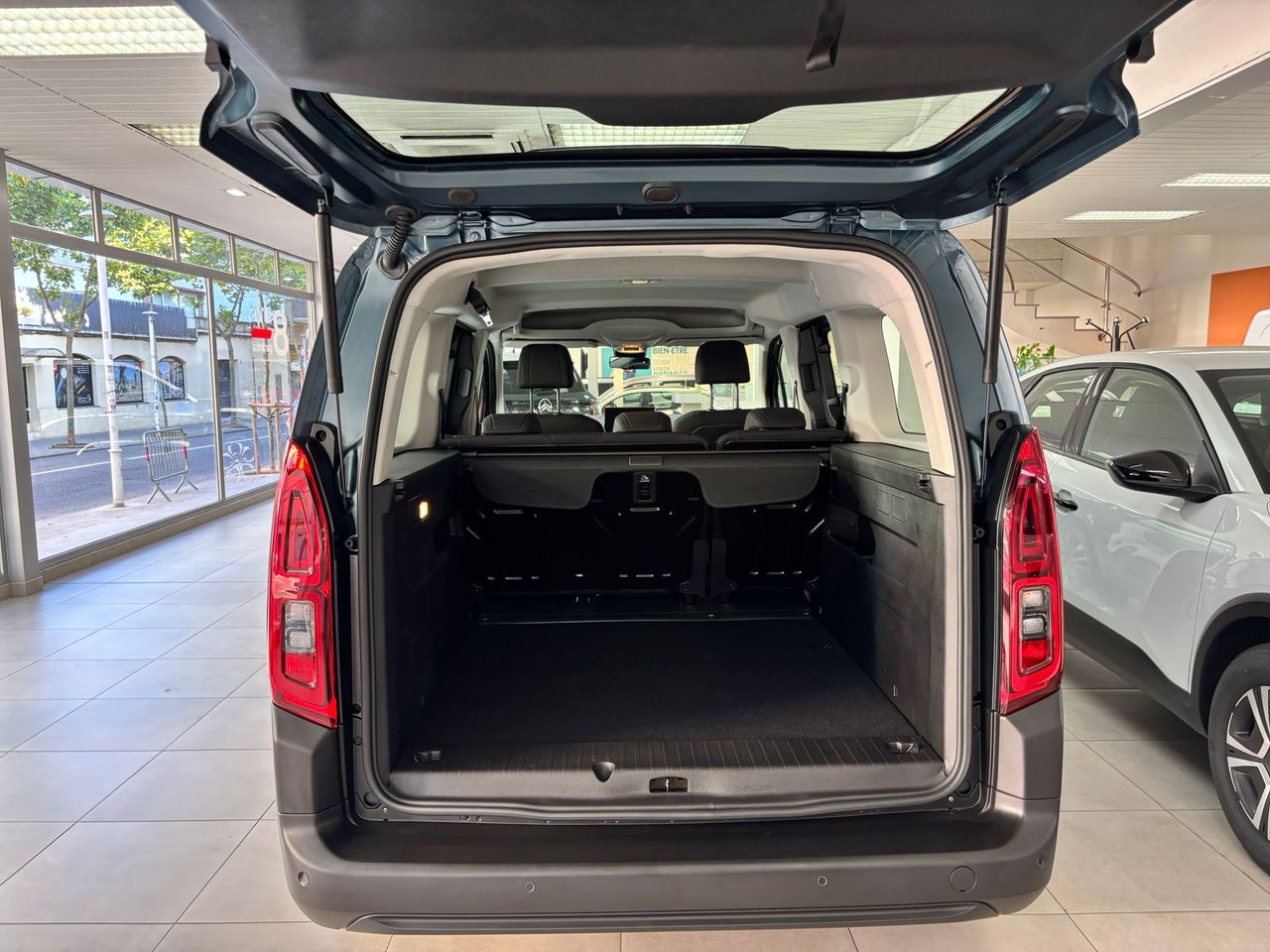 Citroën Berlingo Talla XL BlueHDi 130 S&S PLUS Auto - foto 22