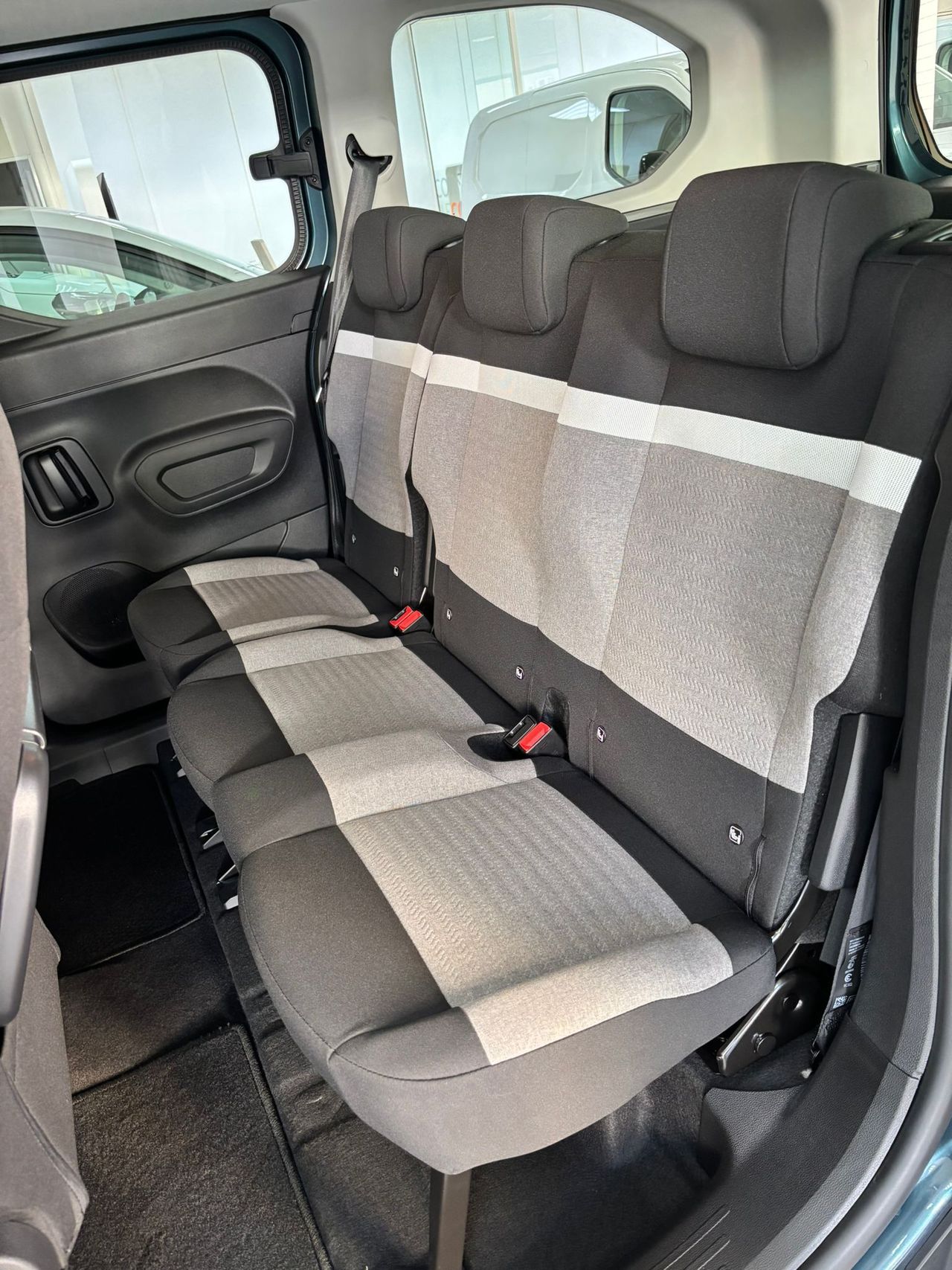 Citroën Berlingo Talla XL BlueHDi 130 S&S PLUS Auto - foto 17