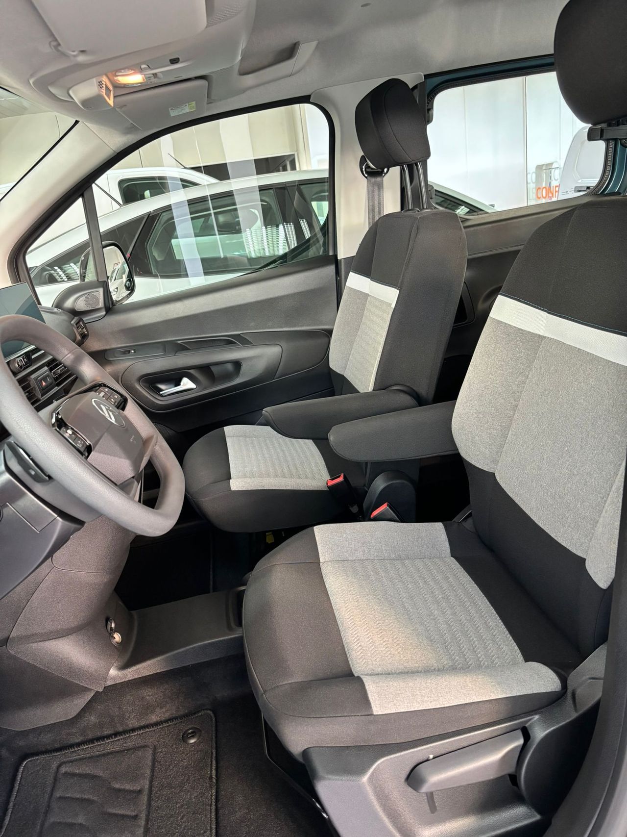 Citroën Berlingo Talla XL BlueHDi 130 S&S PLUS Auto - foto 16