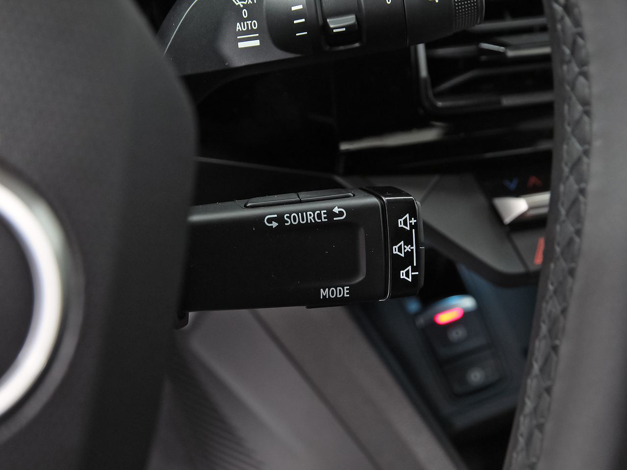 Nissan Micra Long Range 4x2 Tekna - foto 17