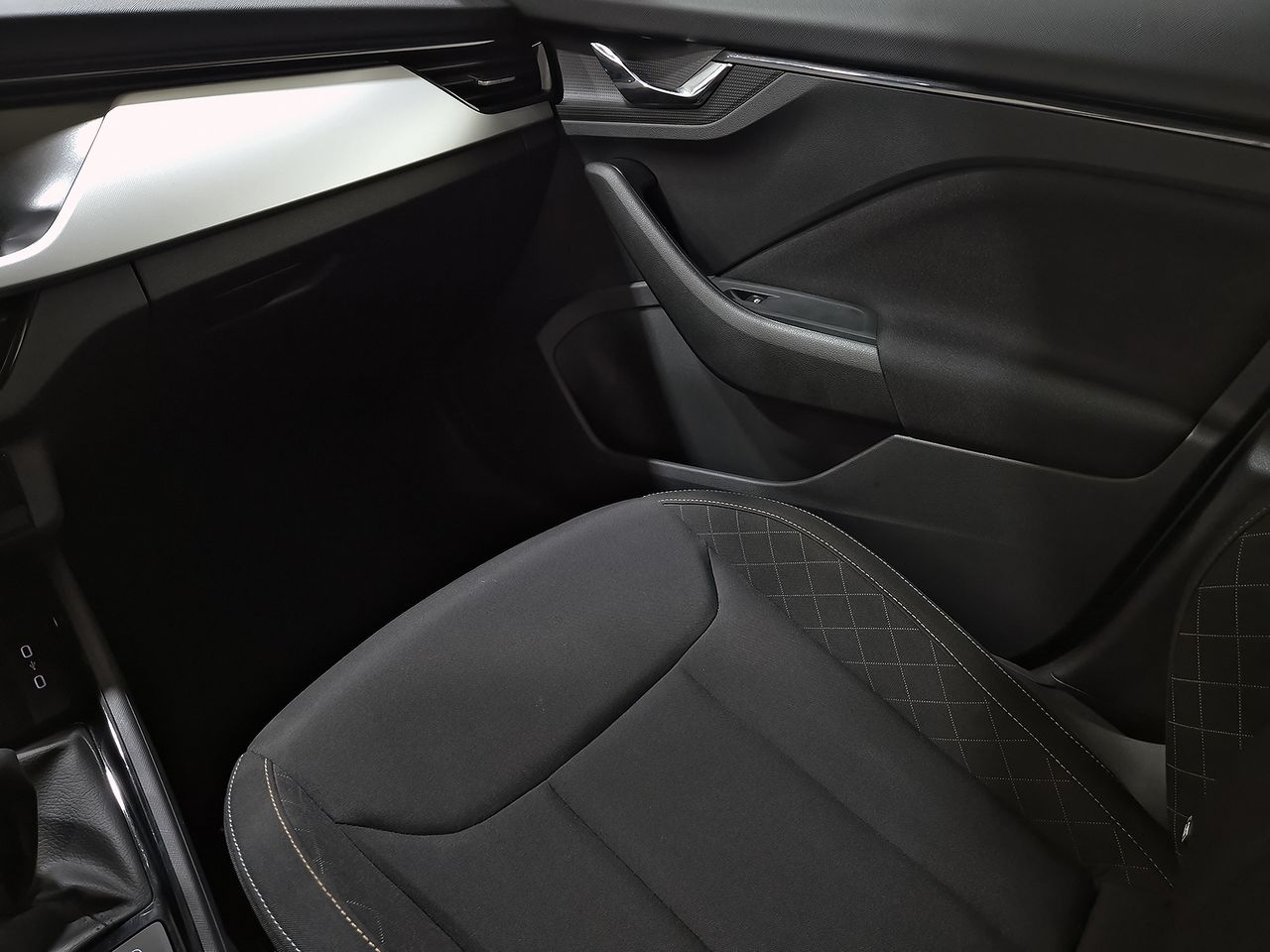 Skoda Kamiq 1.0 TSI 81kW (110CV) Ambition - foto 27