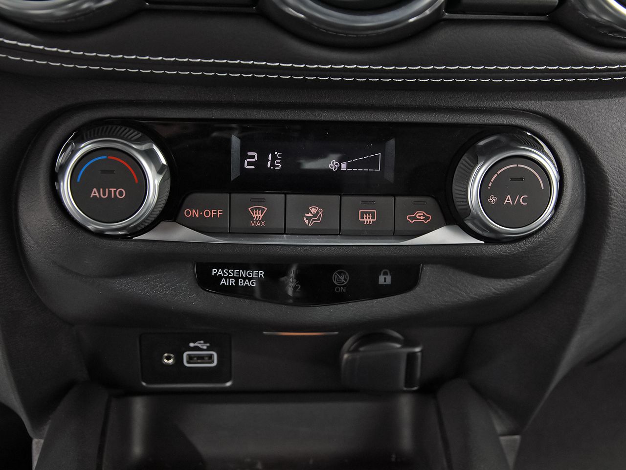 Nissan Juke DIG-T 84 kW (114 CV) DCT 7V N-Connecta - foto 24