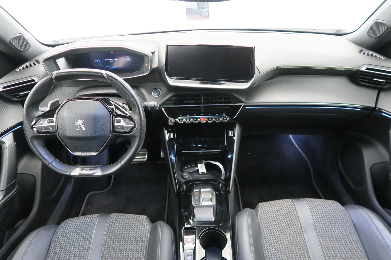 Peugeot 2008 GT Puretech 130 S&S EAT8 - foto 8