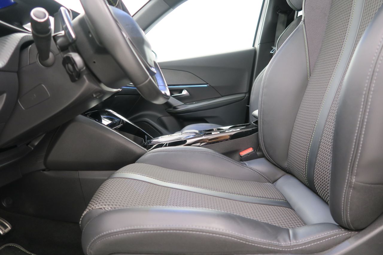 Peugeot 2008 GT Puretech 130 S&S EAT8 - foto 17