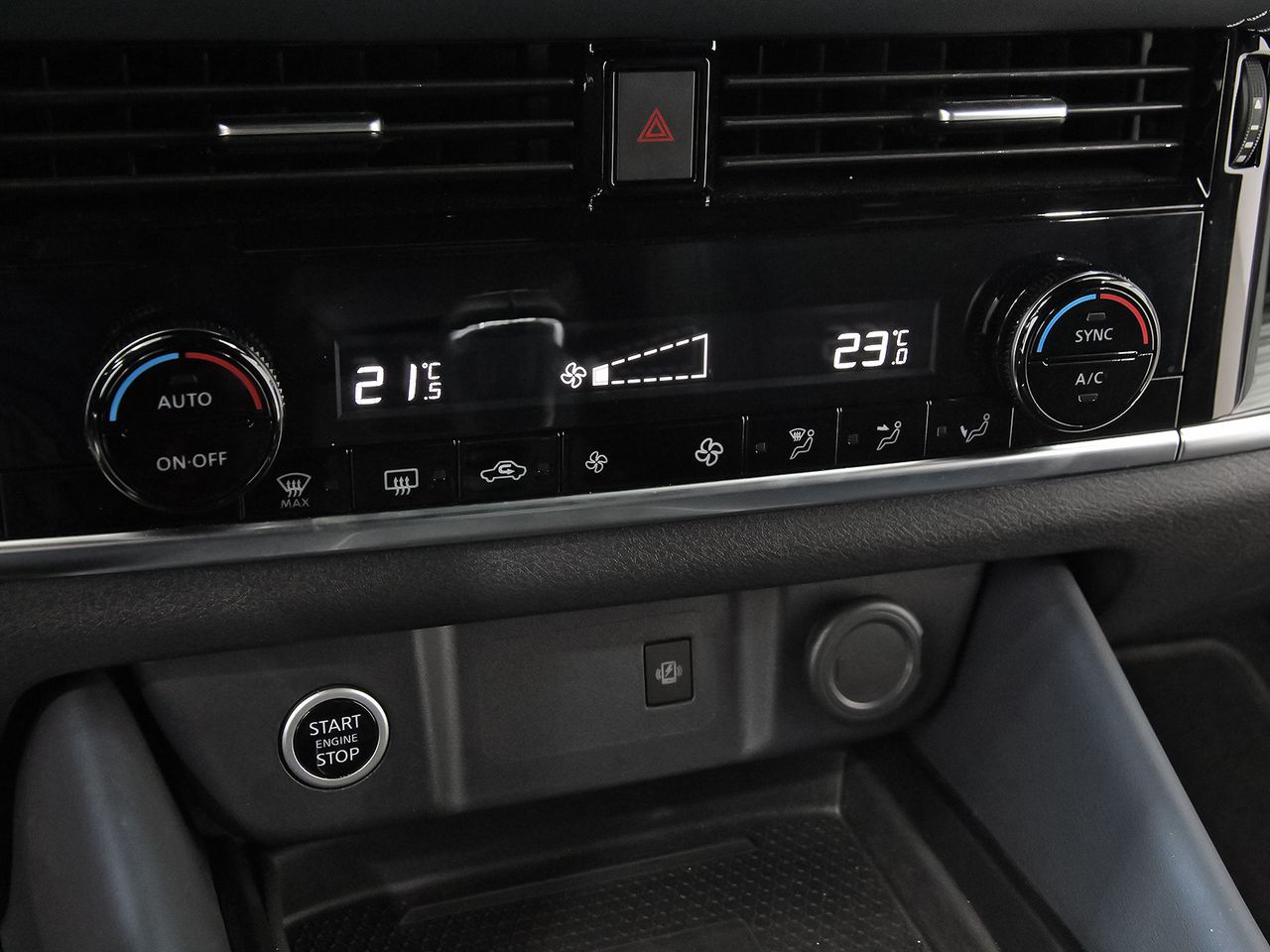 Nissan Qashqai DIG-T 103kW (140CV) mHEV 4x2 Tekna - foto 30