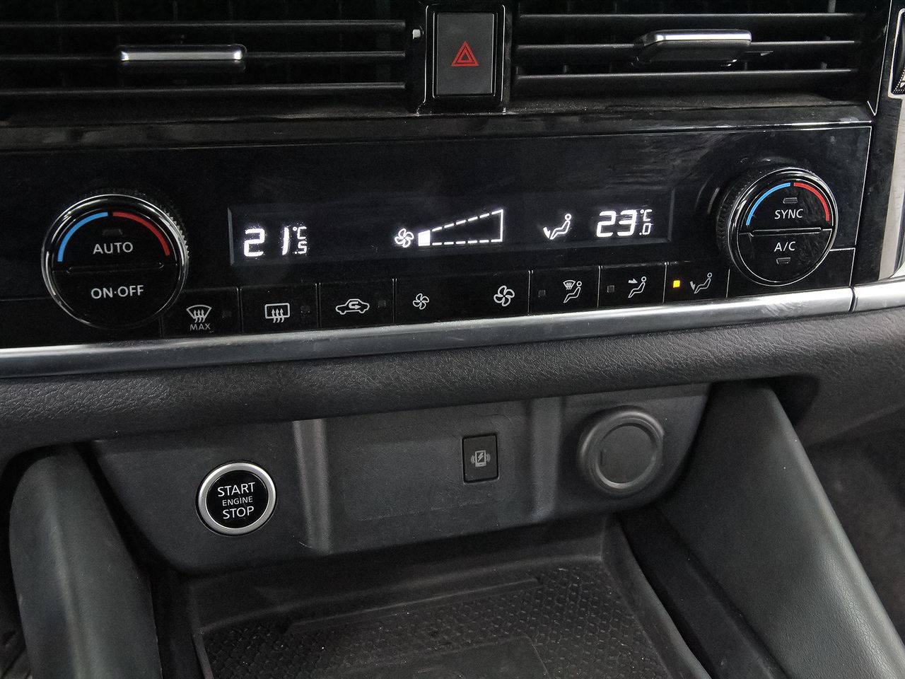 Nissan Qashqai DIG-T 116kW Xtronic N-Connecta - foto 29