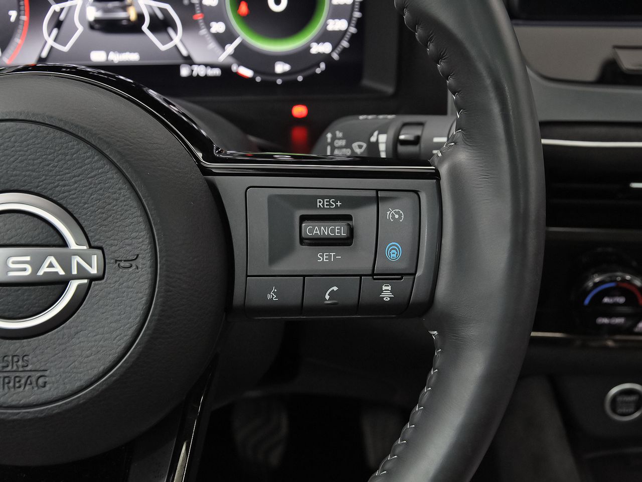 Nissan Qashqai DIG-T 103kW (140CV) mHEV 4x2 N-Design - foto 18