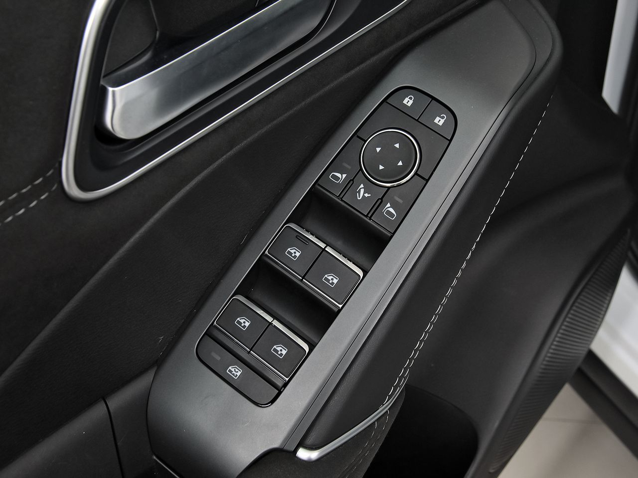 Nissan Qashqai DIG-T 103kW (140CV) mHEV 4x2 N-Design - foto 12