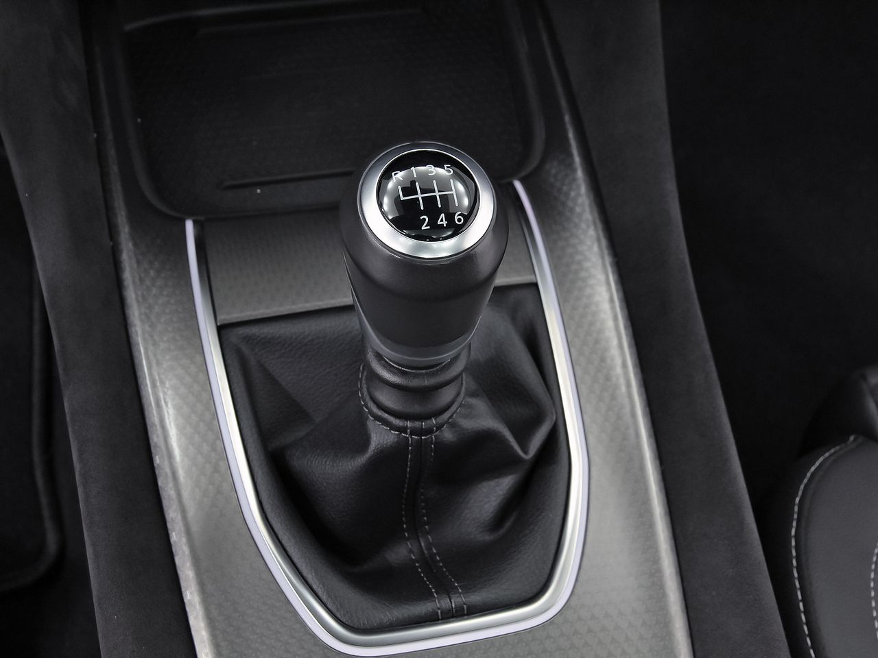 Nissan Qashqai DIG-T 103kW (140CV) mHEV 4x2 N-Design - foto 34