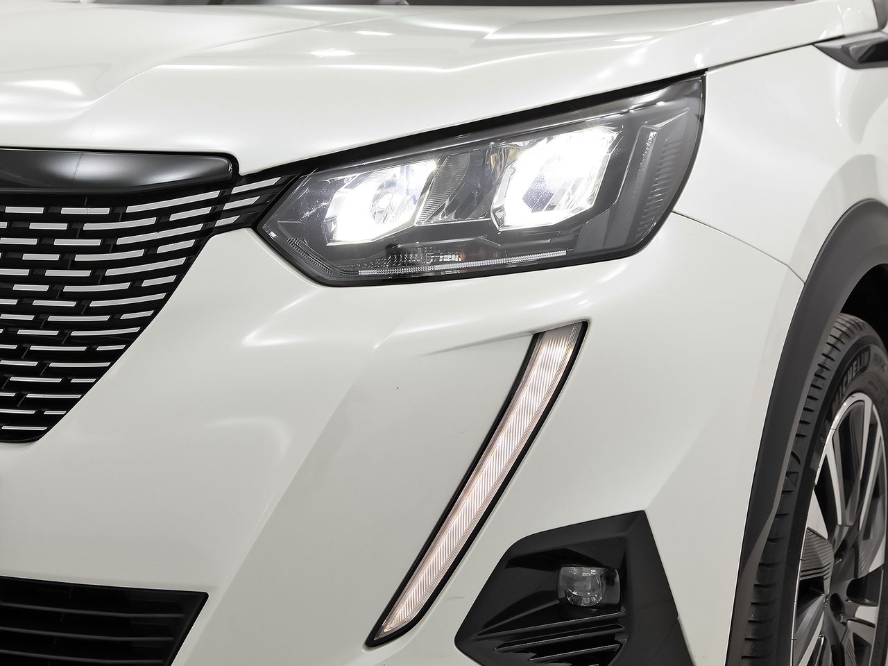 Peugeot 2008 Allure Puretech 100 S&S BVM6 - foto 33