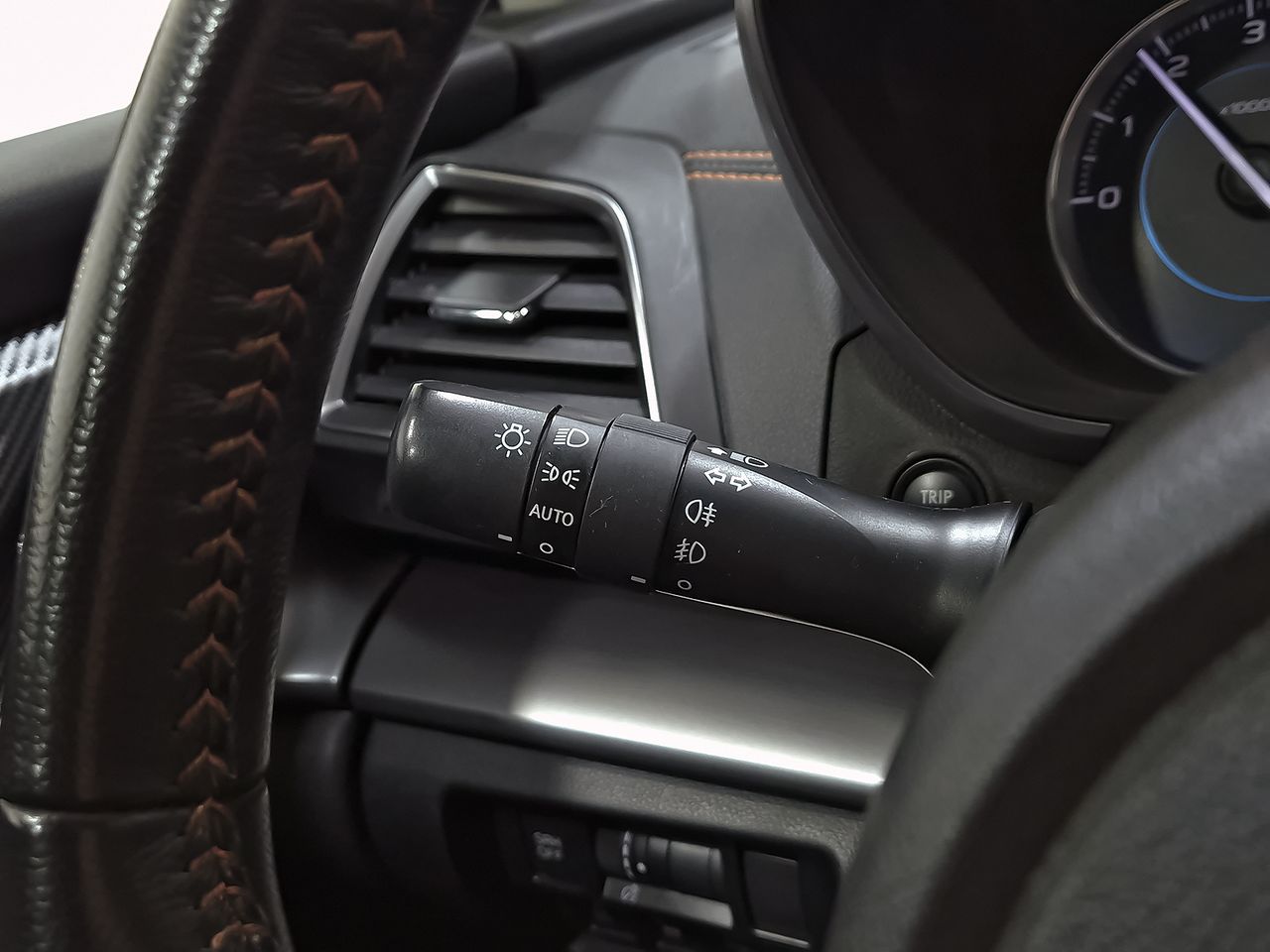 Subaru XV 2.0i Hybrid CVT Executive Plus - foto 14