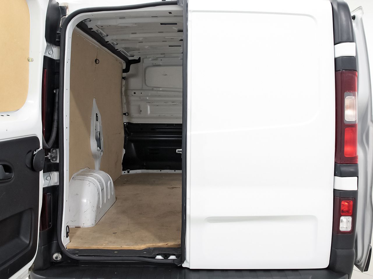 Nissan Primastar 2.0DCI 110CV GO L1H1 4P - foto 25