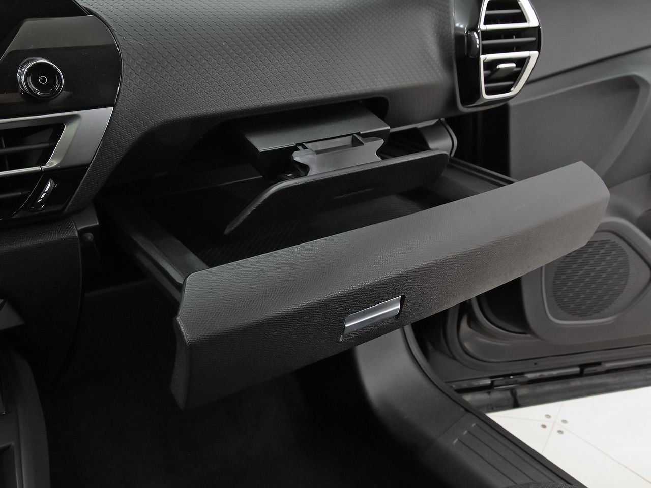 Citroën C4 ë-C4 eléctrico 100kW 50kWh Shine - foto 35