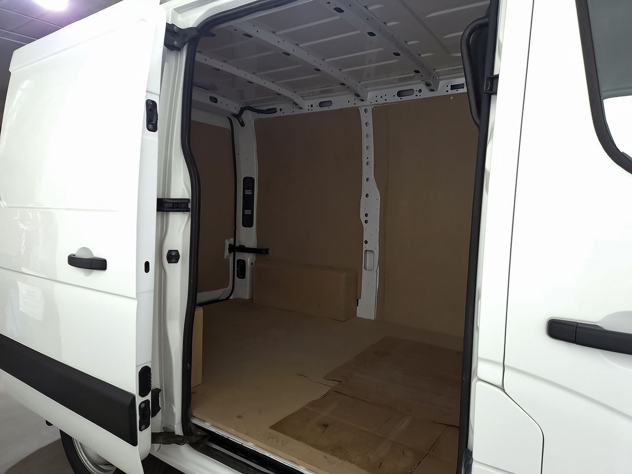 Nissan Interstar 2.3DCI 135 COMFORT L1H1 3.5T FWD 4P - foto 8