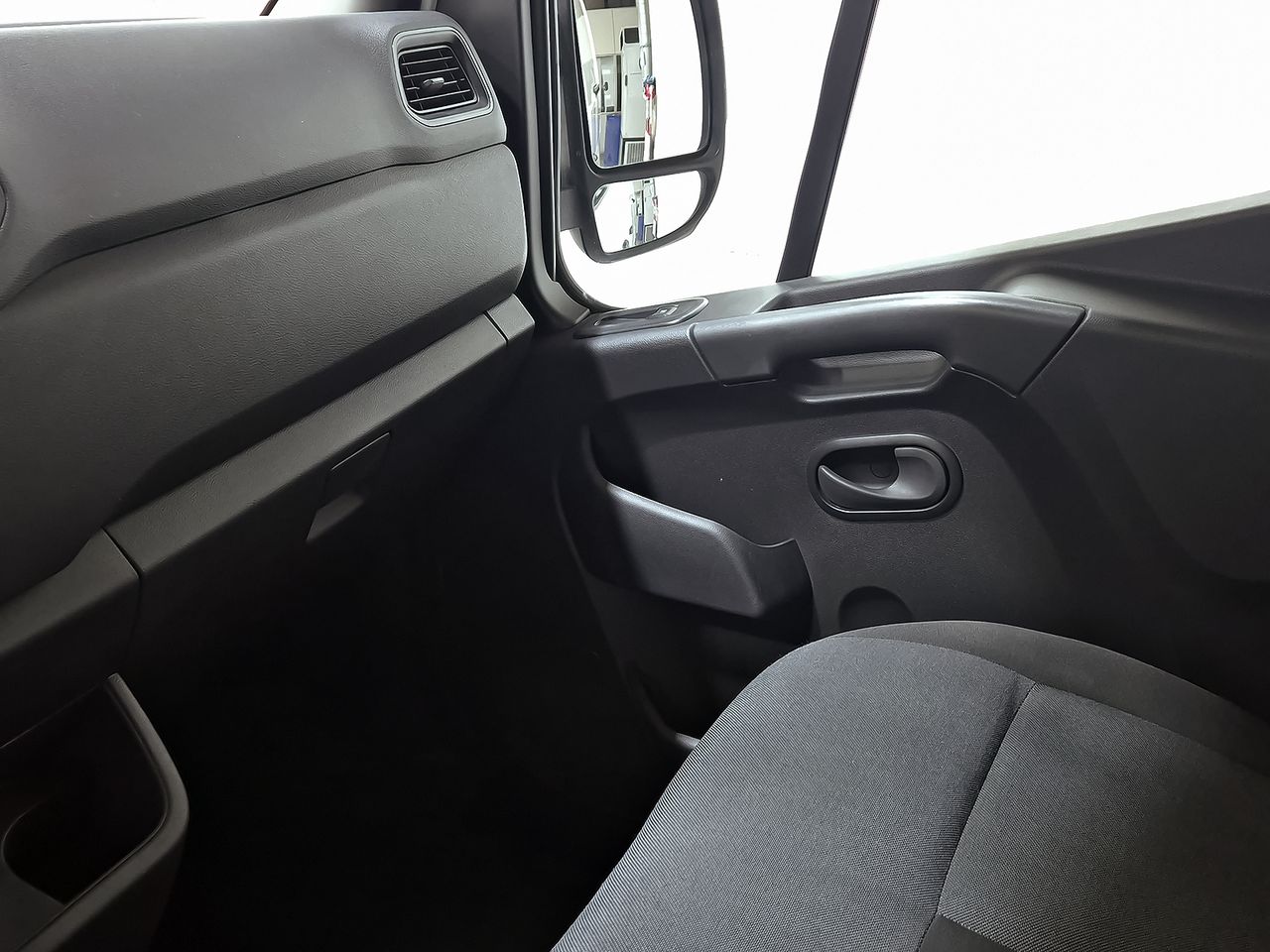 Nissan Interstar 2.3DCI 135 COMFORT L1H1 3.5T FWD 4P - foto 21