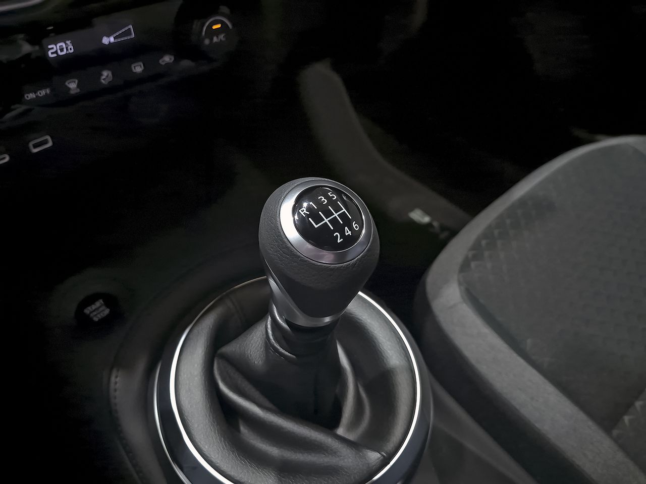 Nissan Juke DIG-T 84 kW (114 CV) 6M/T N-Connecta - foto 25