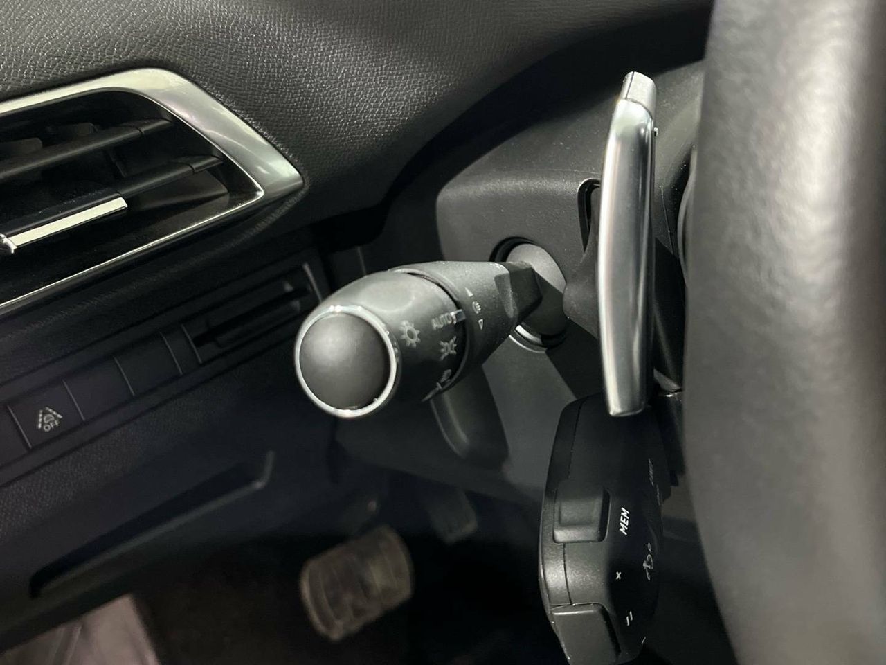 Peugeot 5008 1.5 BlueHDi 96kW S&S  EAT8 Allure Pack - foto 23