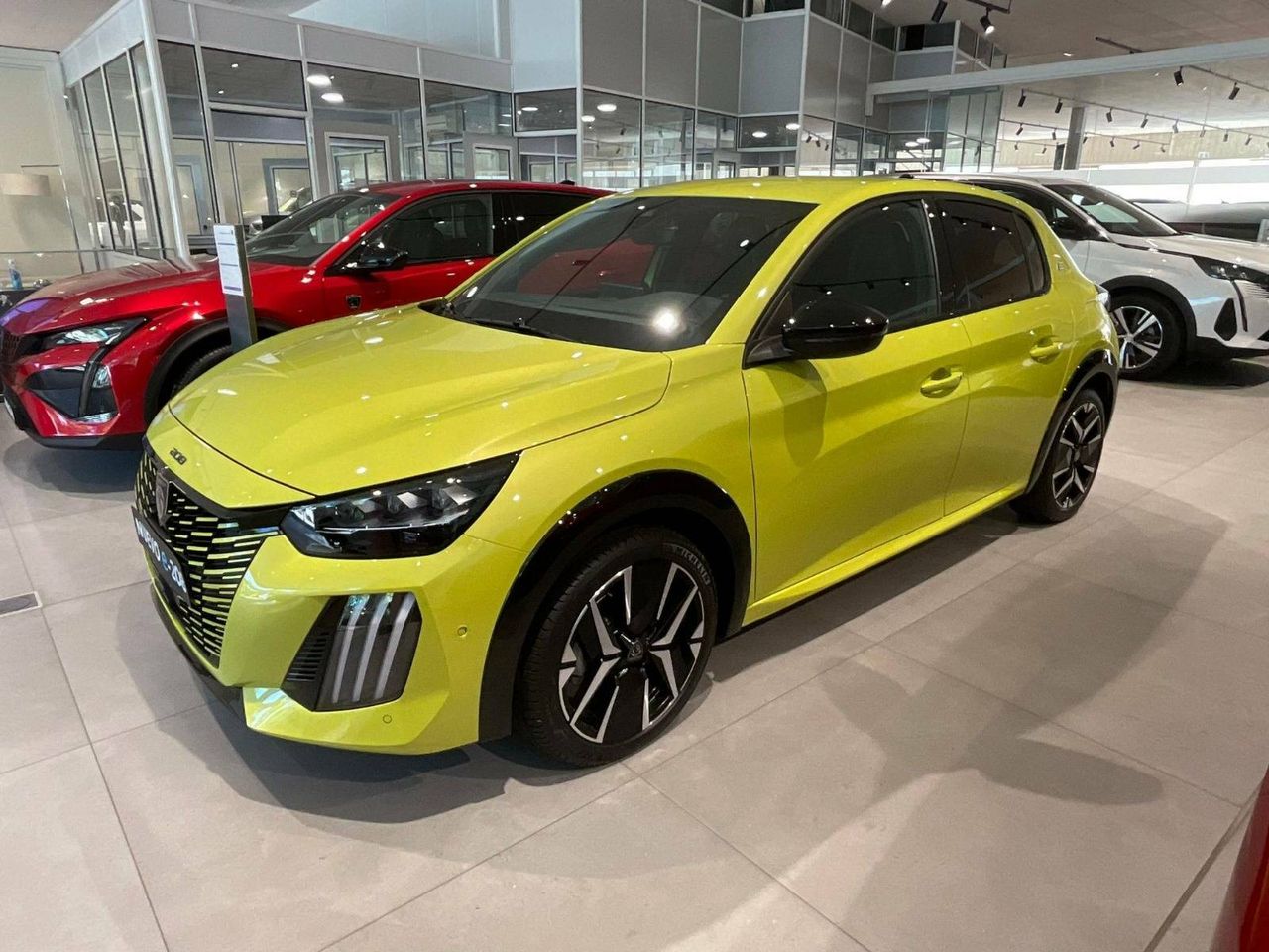 Precio contado  de segunda mano - peugeot 208 2024 /