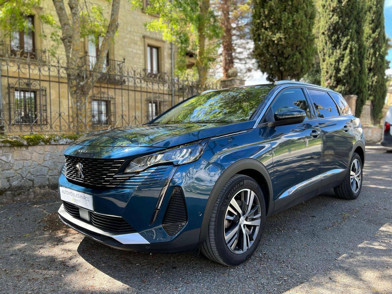 peugeot 5008 2021 /