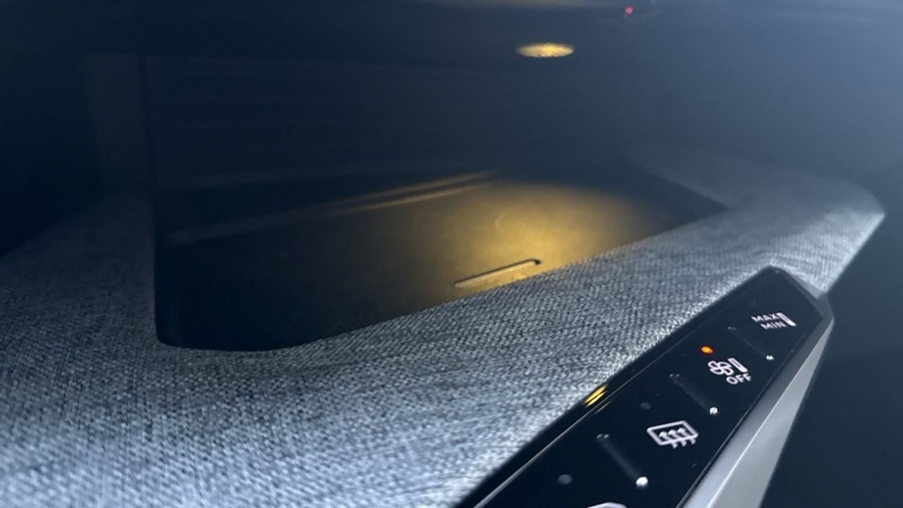 Peugeot 3008 Allure Hybrid eDCS6 100 kW (136 CV) - foto 29