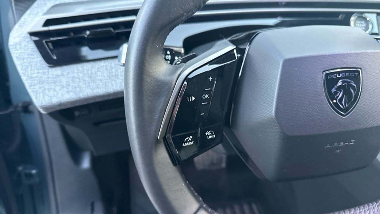 Peugeot 3008 Allure Hybrid eDCS6 100 kW (136 CV) - foto 20