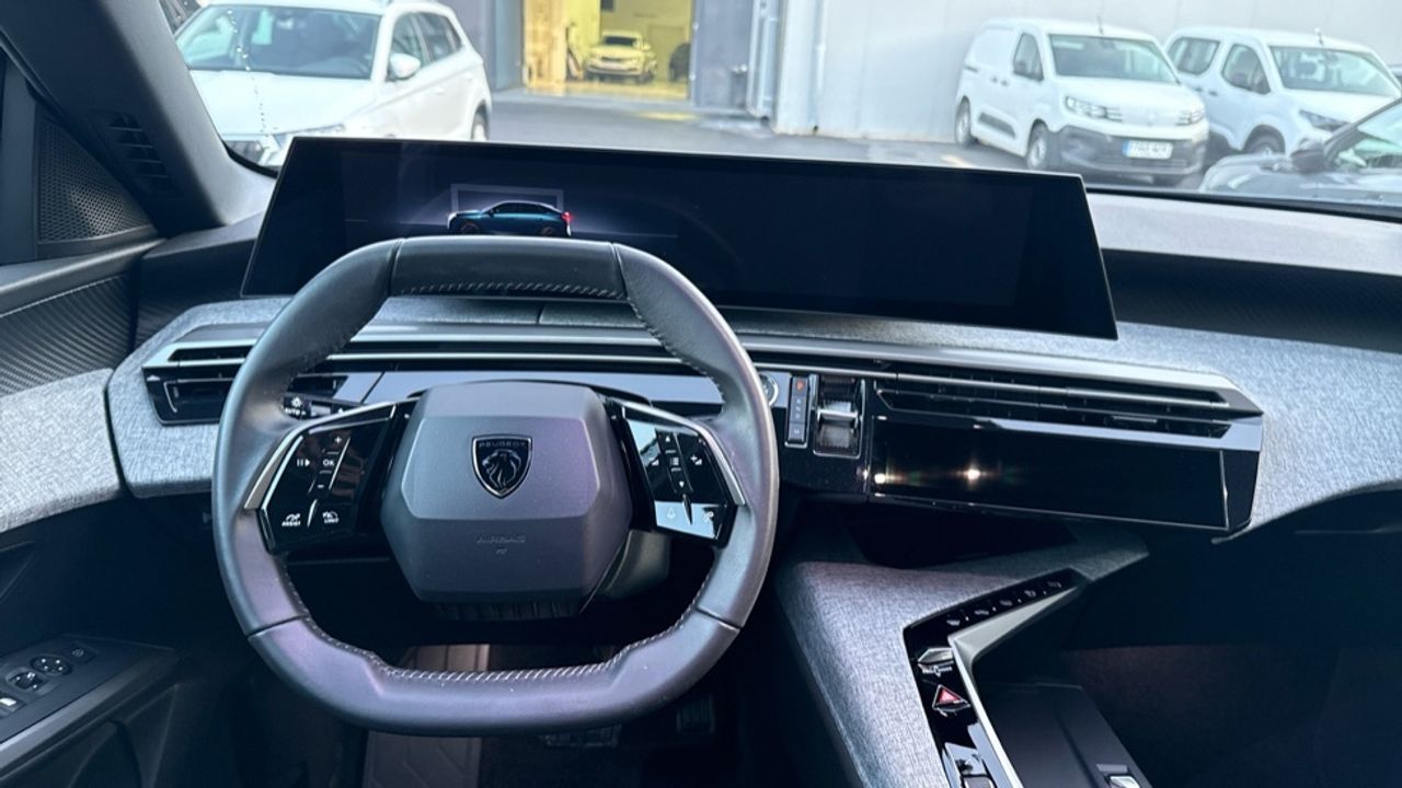 Peugeot 3008 Allure Hybrid eDCS6 100 kW (136 CV) - foto 8